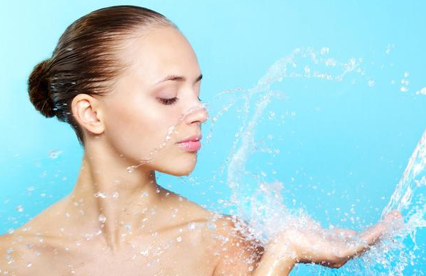 肌肤补水保湿：打造水润光彩的护肤秘籍